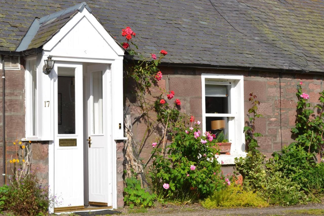 Camlann Apartment Alyth Exterior photo